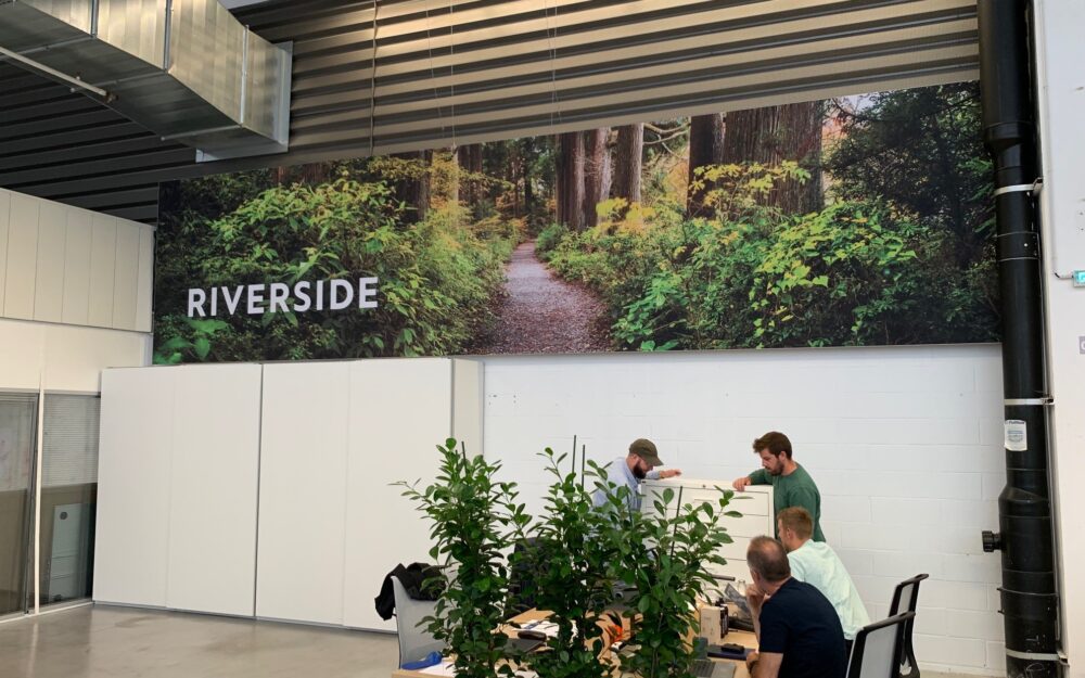 Agencement bureaux cadre tissu tendu mural